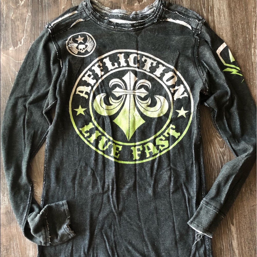 Affliction long sleeve thermal size large.